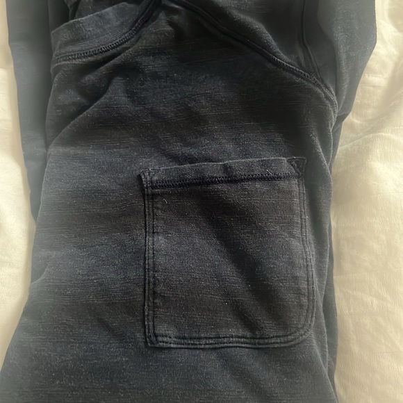 Lululemon Long sleeve  cotton with pocket size 4 - Picture 4 of 4
